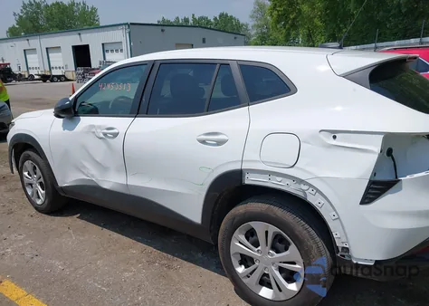 2025 Chevrolet Trax Fwd Ls z USA, uszkodzony, nr VIN KL77LFEP5SC035405